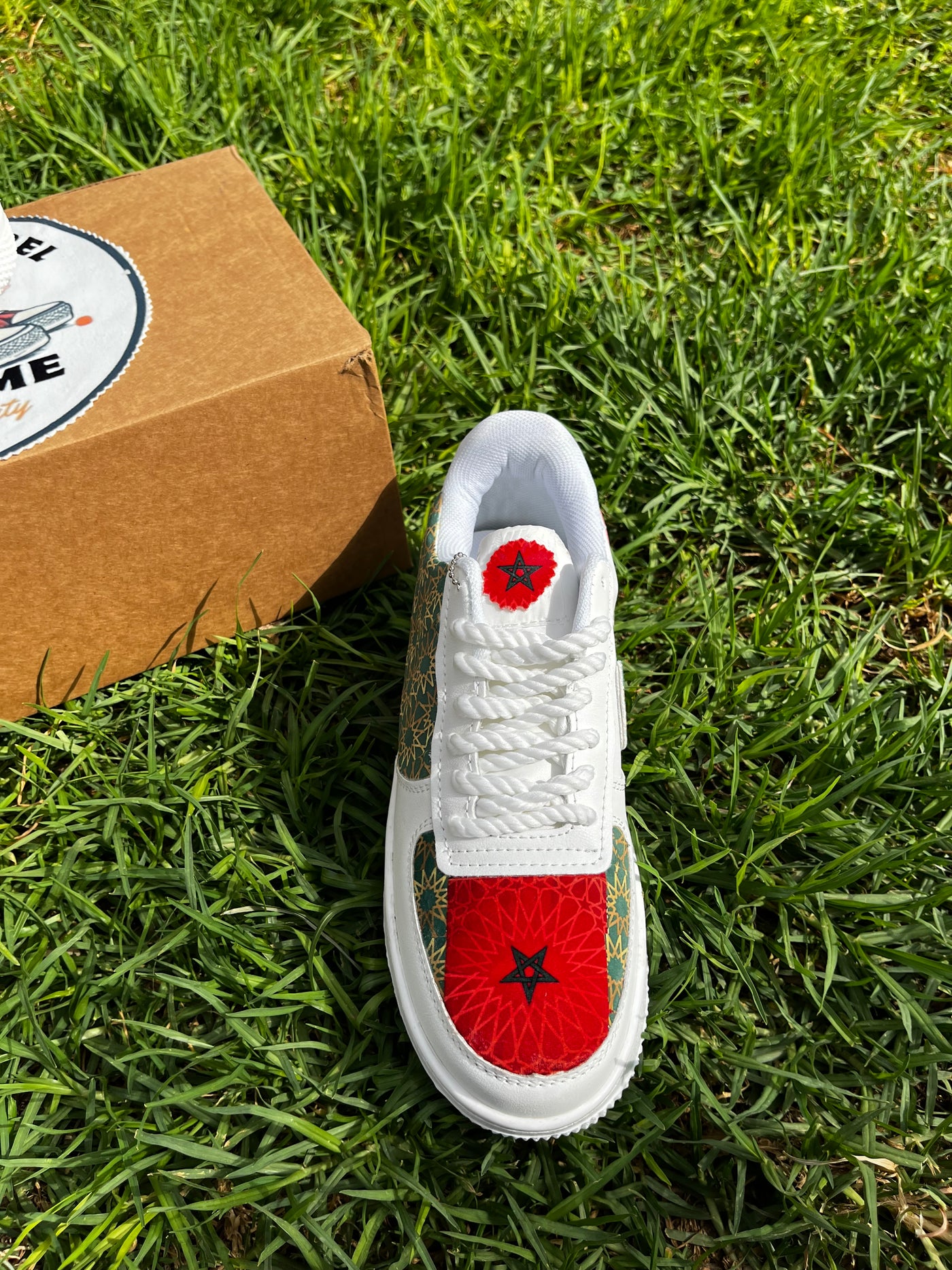 Custome Shoes Marocain Designe Personnalisées Pour Femmes et Hommes